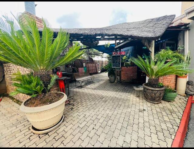 RETAIL FOR SALE IN WITFIELD